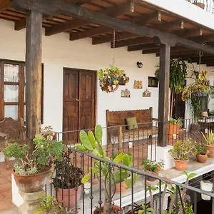 la-villa-serena-bed-breakfast.guatemalaantiguahotels.com/